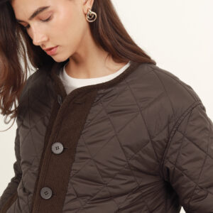 Chaqueta corta acolchada cuello redondo
