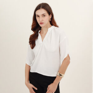 Blusa ancha cuello nerú manga corta con prenses