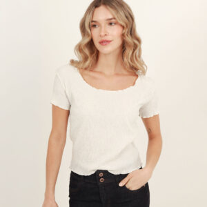 Camiseta básica tejida cuello redondo manga corta