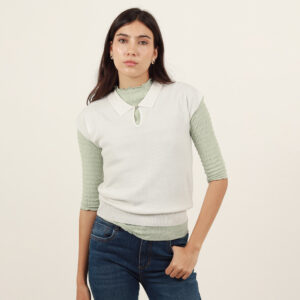 Camiseta tejida tipo polo manga corta